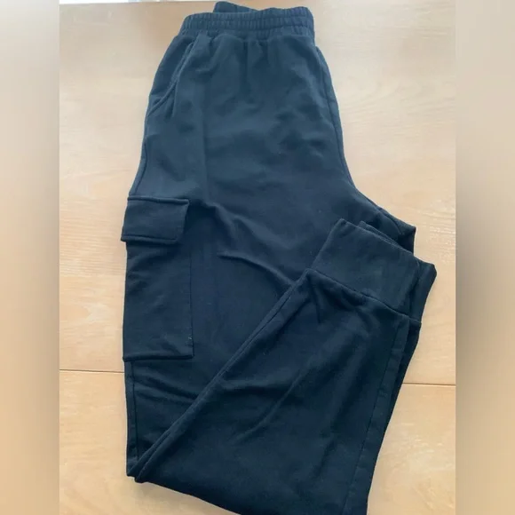 GAP Black Sweatshirt & Cargo Joggers - Picture 5 of 8